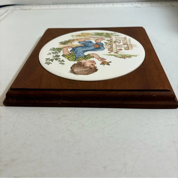 Vintage ceramic wood trivet kitchen hot pad decor art boy with  butterfly - Picture 4 of 12